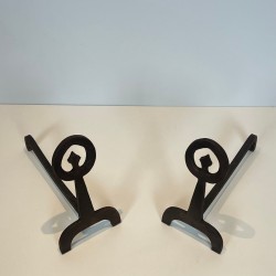 Paire de Chenets Modernistes en Fer Forgé Noirci à Anneaux et Bases Tripodes, vers 1970