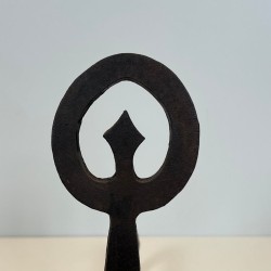 Paire de Chenets Modernistes en Fer Forgé Noirci à Anneaux et Bases Tripodes, vers 1970