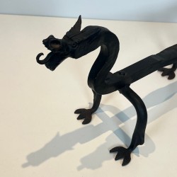 Paire de Chenets en Fer Forgé aux Dragons Héraldiques, vers 1940