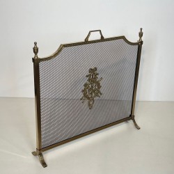 Louis XVI Style Brass Fireplace Screen with Mesh and Neoclassical Appliqués, Maison Jansen Style, circa 1940