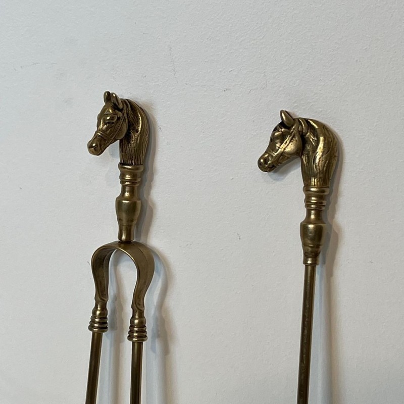 Nécessaire de Feu en Laiton à Têtes de Chevaux, Style Néoclassique, vers 1950