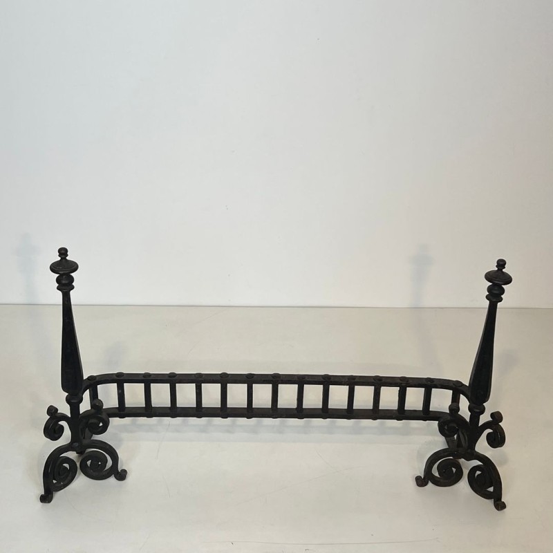 Paire de Landiers en Fer Forgé à Pinacles Gothiques avec Barre de Chenets, vers 1900