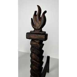 Paire de Chenets Flamme en Fer Forgé et Fonte Dorée dans le Goût de Gilbert Poillerat
