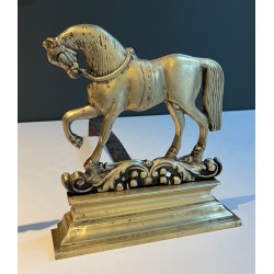 Paire de Chenets Néoclassiques en Bronze Cisélé à Chevaux Cabrés sur Socles Décorés