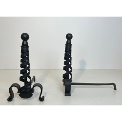 Paire de Chenets Modernistes en Fer Forgé à Colonnes en Spirale et Boules de Raymond Subes