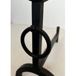 Paire de Chenets Modernistes en Fer Forgé à Montants à Double Anneau et Pieds Cintrés