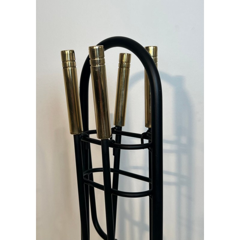 Nécessaire de Feu Moderniste Laqué Noir et Laiton à Support Cage et Poignée Annulaire