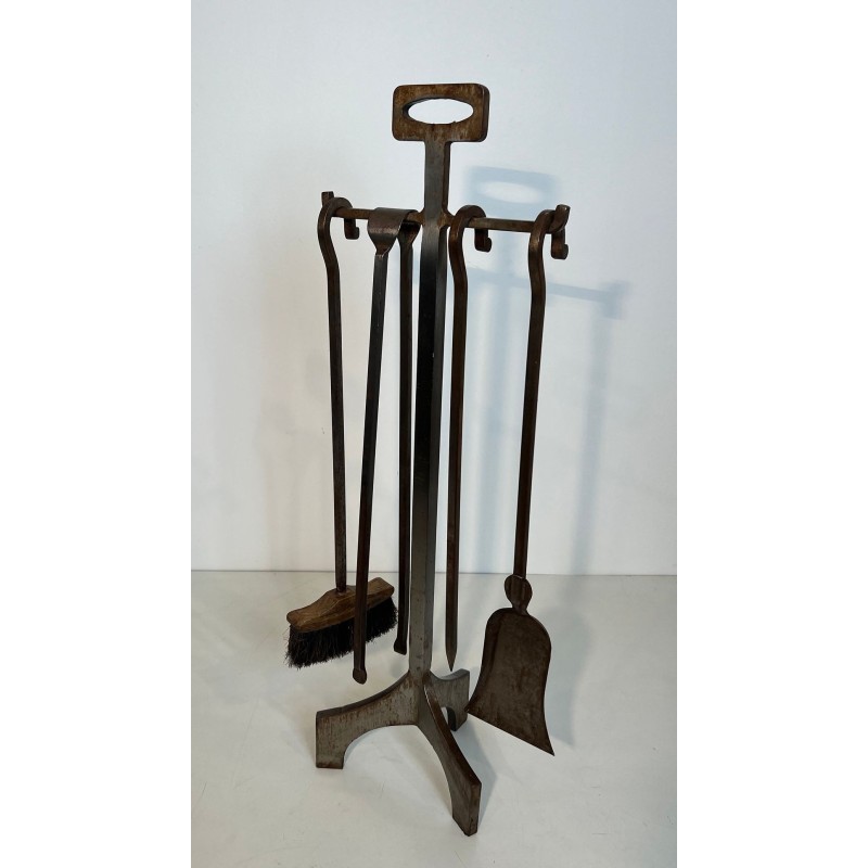 Nécessaire de Feu Moderniste en Acier Martelé à Cinq Accessoires sur Support