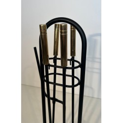 Nécessaire de Feu Moderniste Laqué Noir et Laiton à Support Cage et Poignée Annulaire