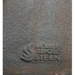 Plaque de Cheminée Moderniste en Fonte, Femme Nue à la Faux, Fonderie Stern, Signée Quellier