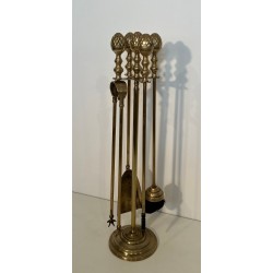 Nécessaire de Feu en Laiton Néoclassique aux Pommes de Pin, Goût de la Maison Baguès