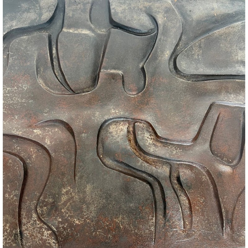 Plaque de Cheminée Moderniste en Fonte à Décor en Bas-Relief Figural Abstrait