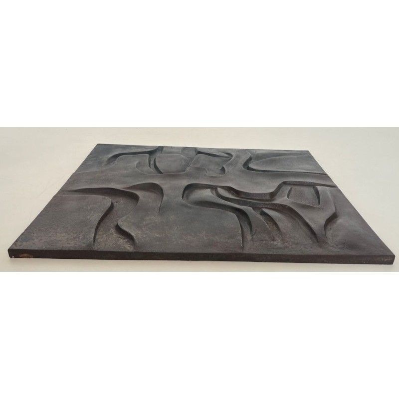 Plaque de Cheminée Moderniste en Fonte à Décor en Bas-Relief Figural Abstrait