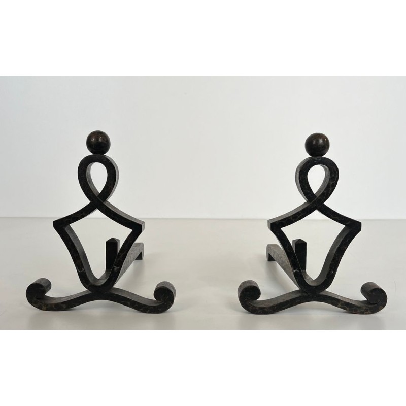 Paire de Chenets Modernistes en Fer Forgé à Motif Figural et Pieds à Volutes