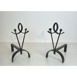 Paire de Chenets Modernistes en Fer Forgé à Boucle et Branches à Boules