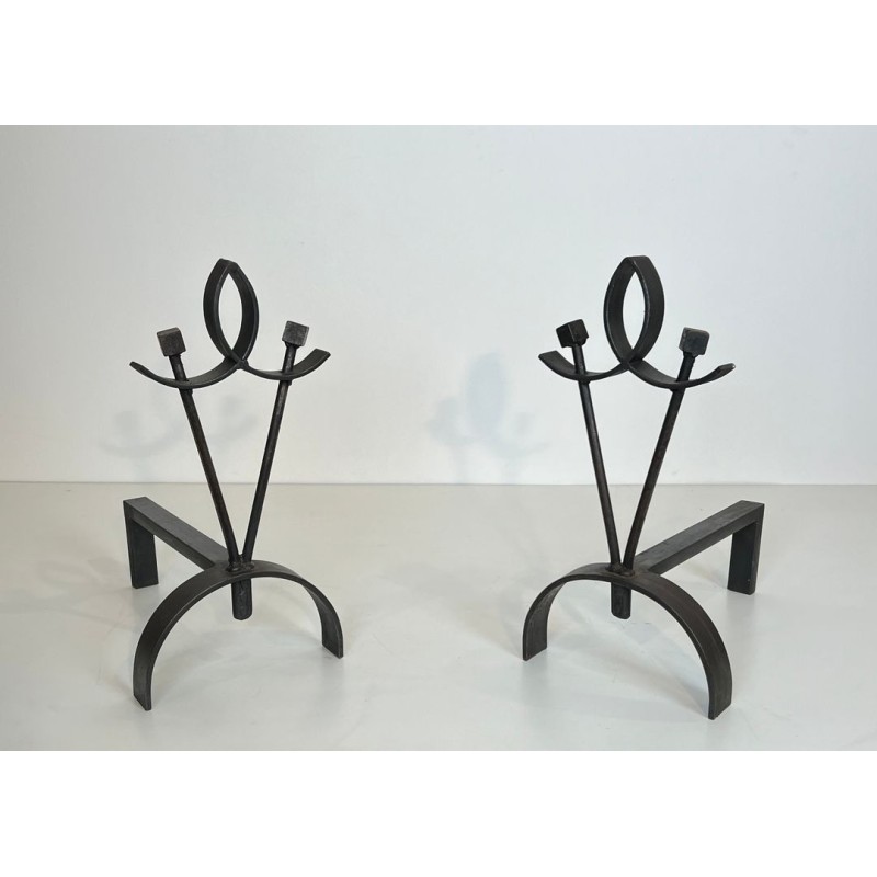 Paire de Chenets Modernistes en Fer Forgé à Boucle et Branches à Boules