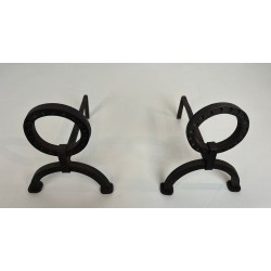Paire de Chenets Modernistes en Fer Forgé à Anneaux dans le Goût de Jacques Adnet