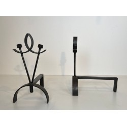 Paire de Chenets Modernistes en Fer Forgé à Boucle et Branches à Boules