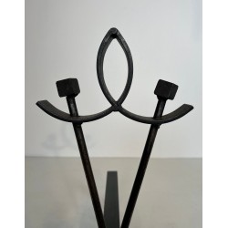 Paire de Chenets Modernistes en Fer Forgé à Boucle et Branches à Boules