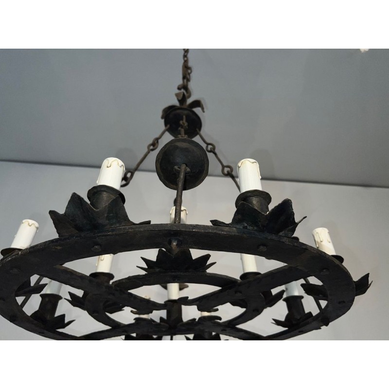 Important Lustre en Fer Forgé à Douze Lumières de Style Gothique