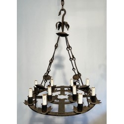Important Lustre en Fer Forgé à Douze Lumières de Style Gothique