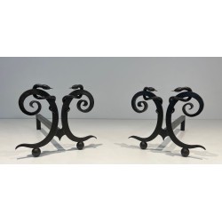 Paire de Chenets en Fer Forgé Modèle aux Serpents dans le Goût d’Edgar Brandt