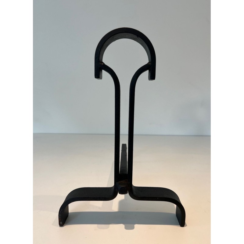 Paire de Chenets Modernistes en Fer Forgé à Finials en Goutte et Bases Évasées